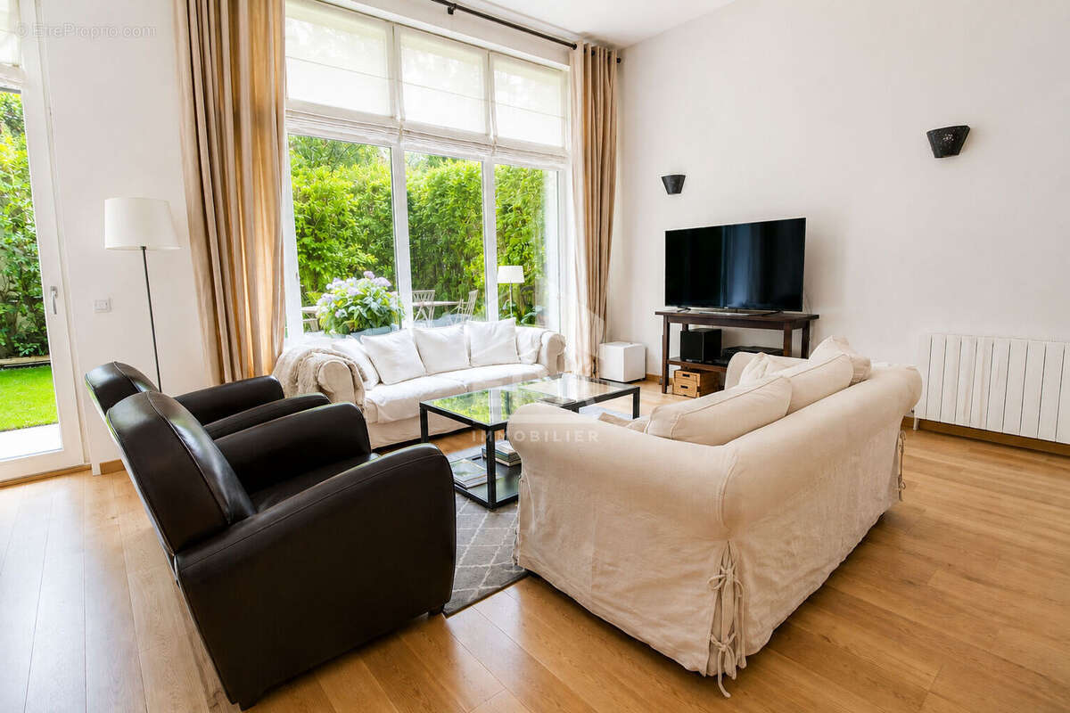 Appartement à ISSY-LES-MOULINEAUX