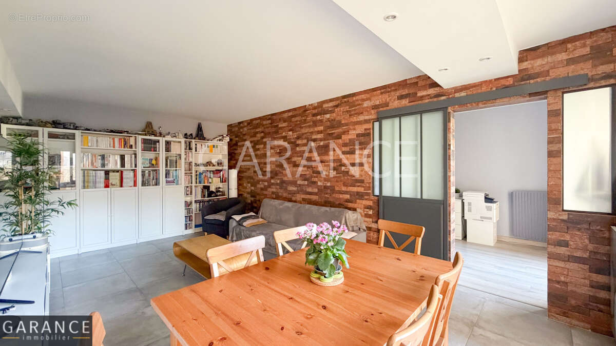 Appartement à PARIS-12E