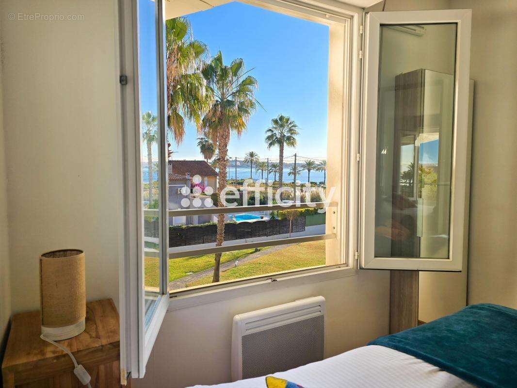 Appartement à VALLAURIS