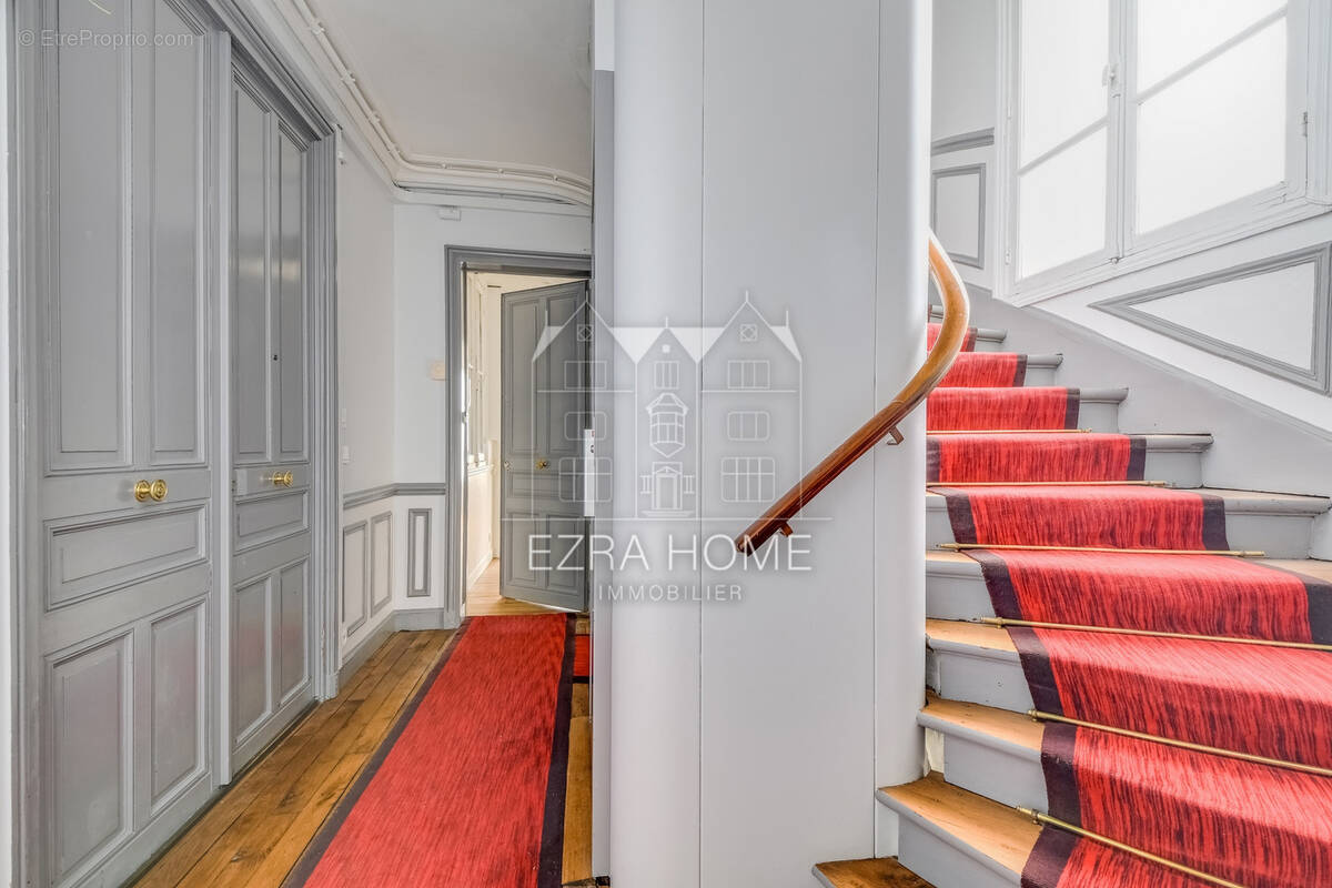 Appartement à PARIS-17E