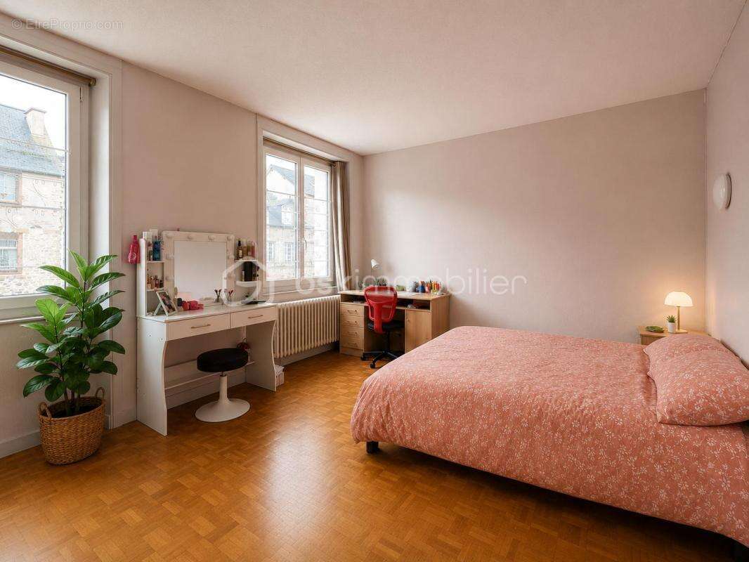 Lamballe centre-ville - Maison de caractère - photo 7
