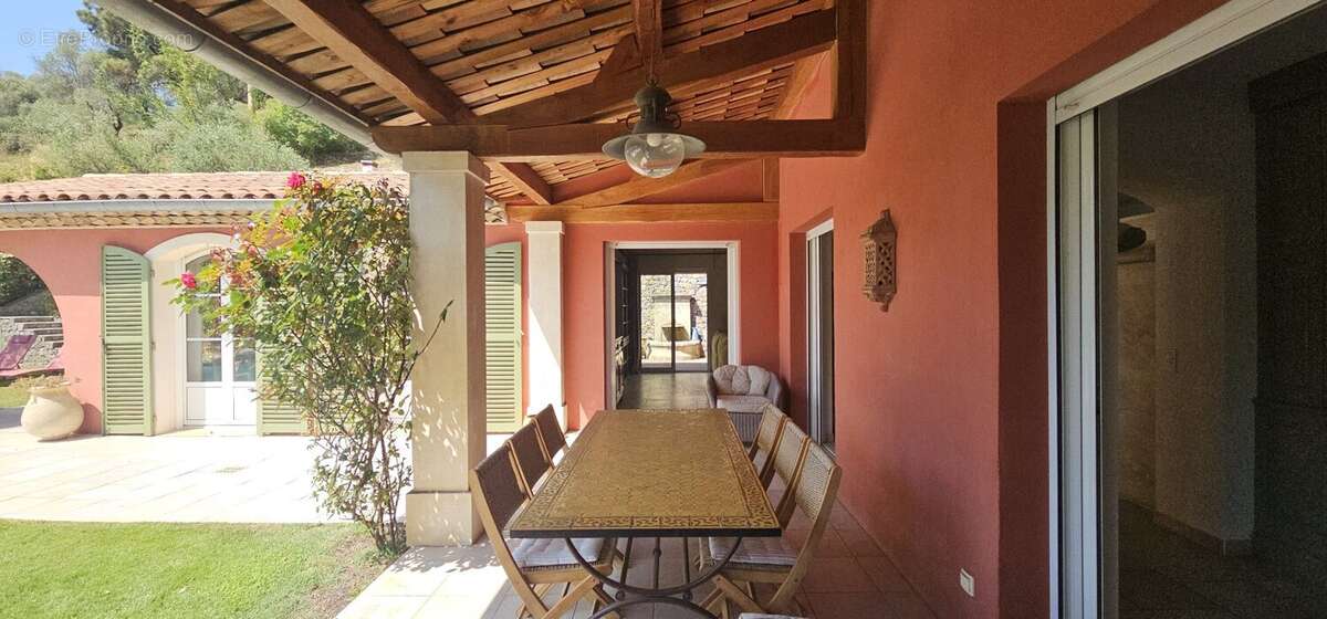 Levens  maison d'architecte au style florentin  piscine  prestations haut de gamme - photo 2