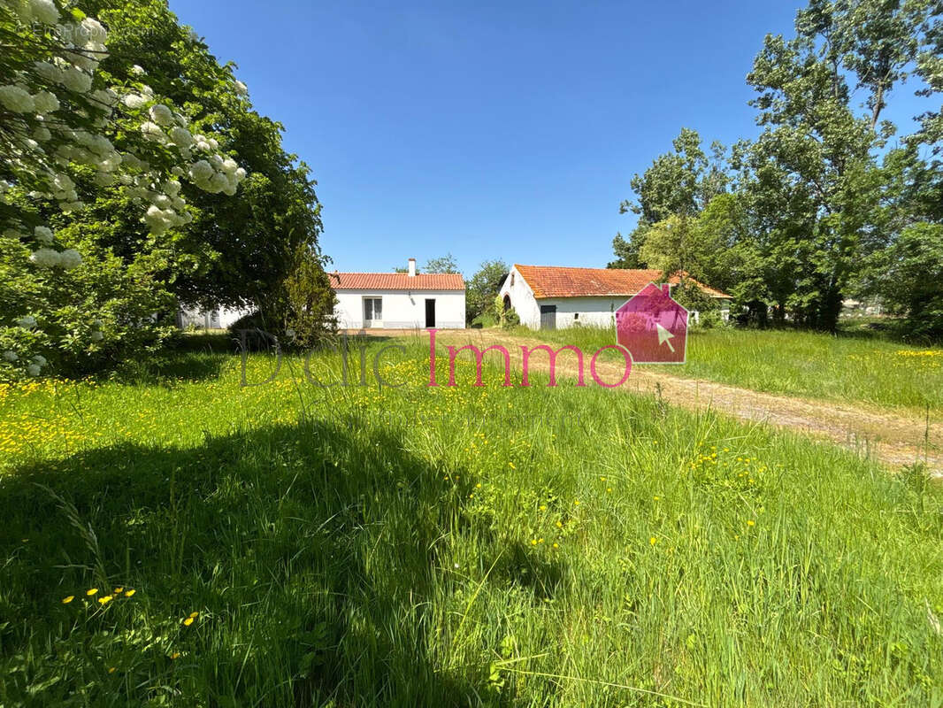 Maison à LE PERRIER