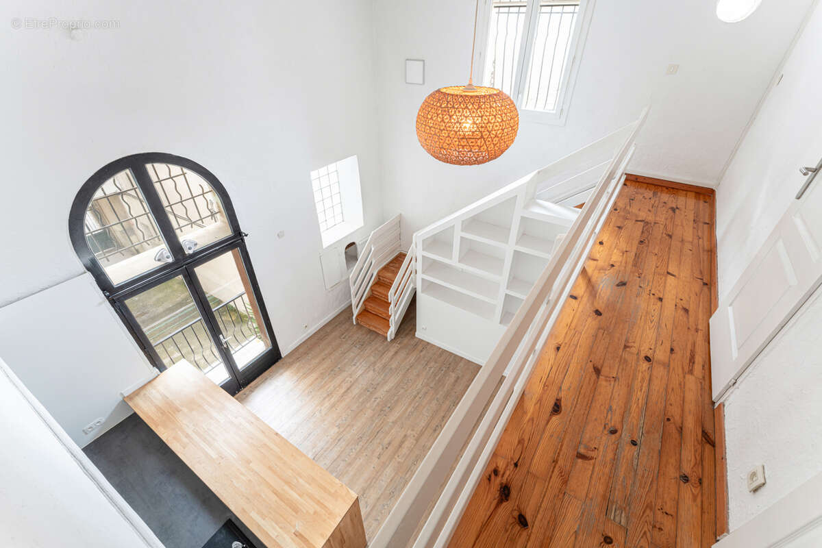 Appartement à MARSEILLE-4E