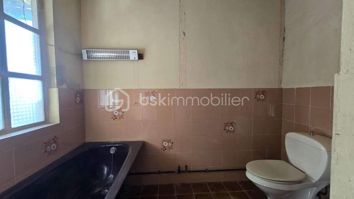 Superbe opportunité, maison de bourg à rénover, 4 chambres, grenier aménageable, terrain - photo 18