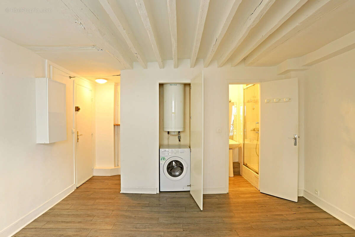Appartement à PARIS-10E