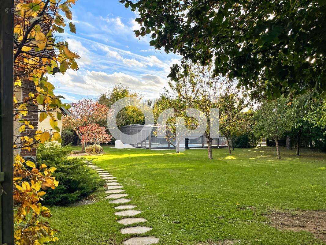 Maison à MARCILLY-LA-CAMPAGNE