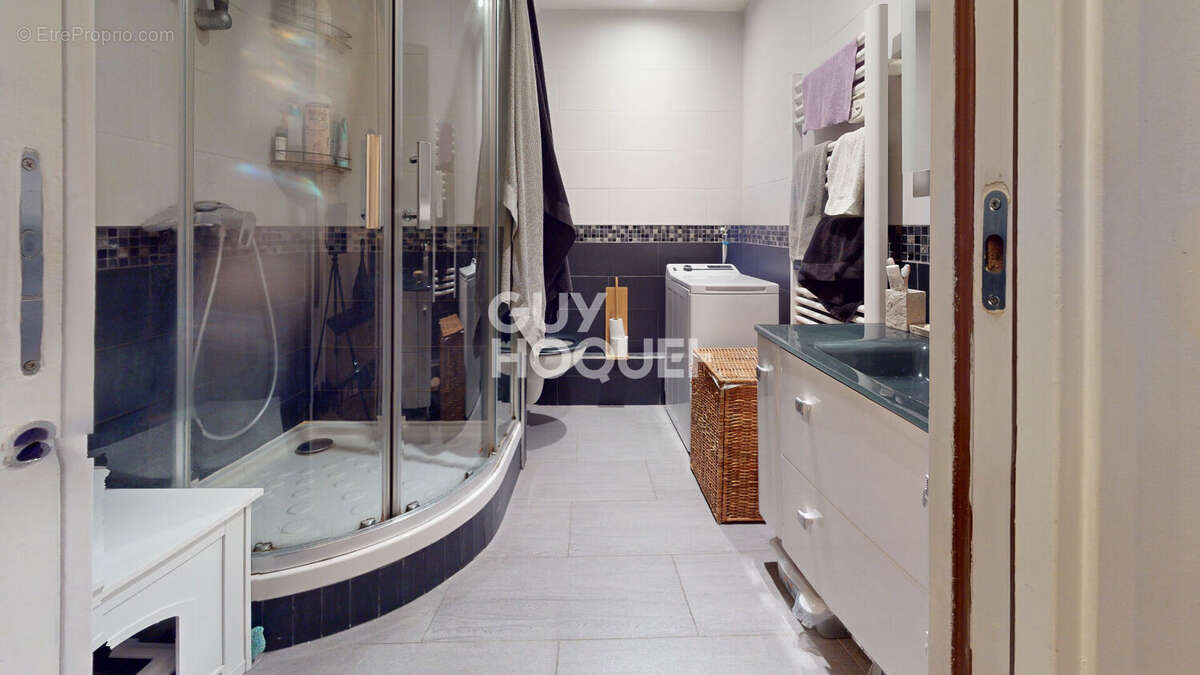 Appartement à PARIS-20E