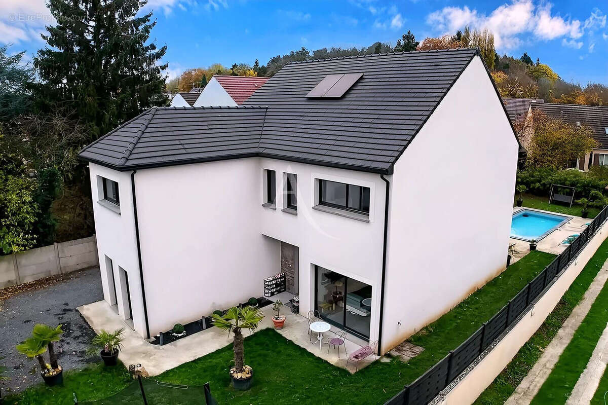 Maison à BRIE-COMTE-ROBERT