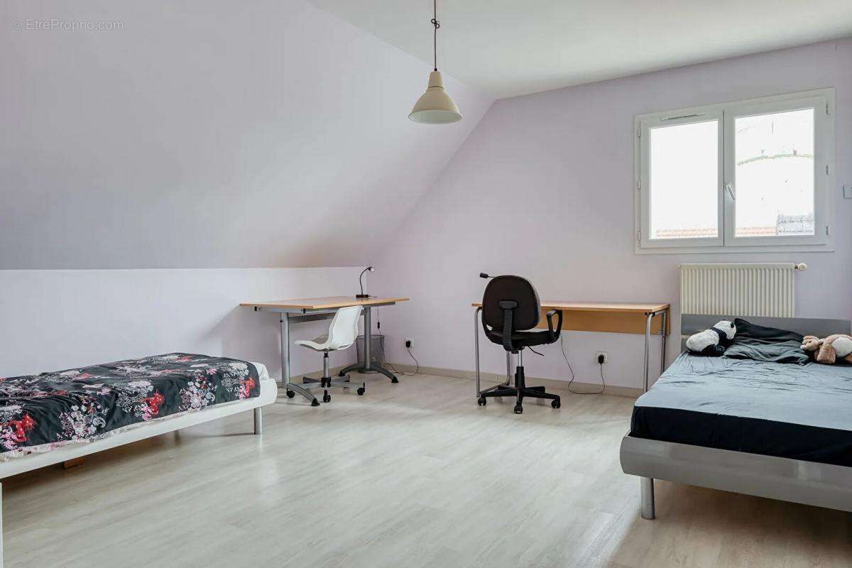 Maison à SAINT-ETIENNE-DU-ROUVRAY