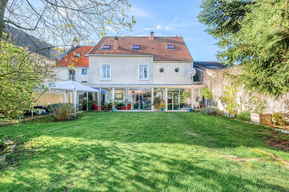 Maison à LE MESNIL-AMELOT