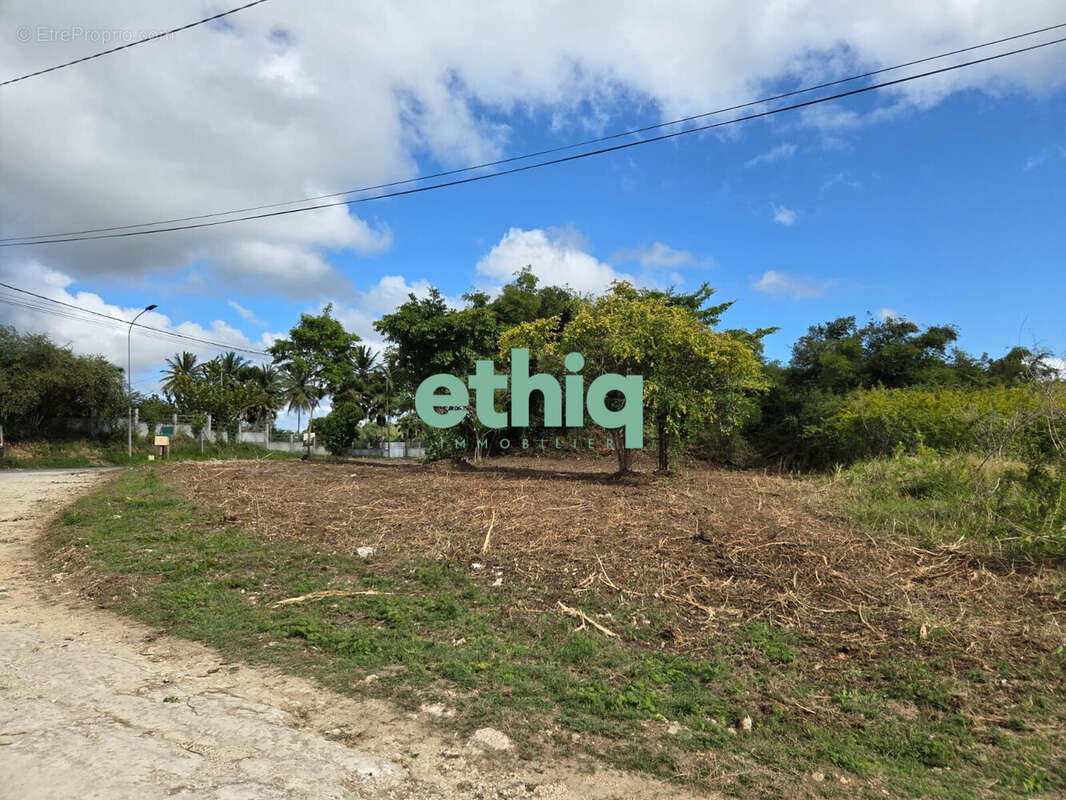 Terrain à GRAND-BOURG