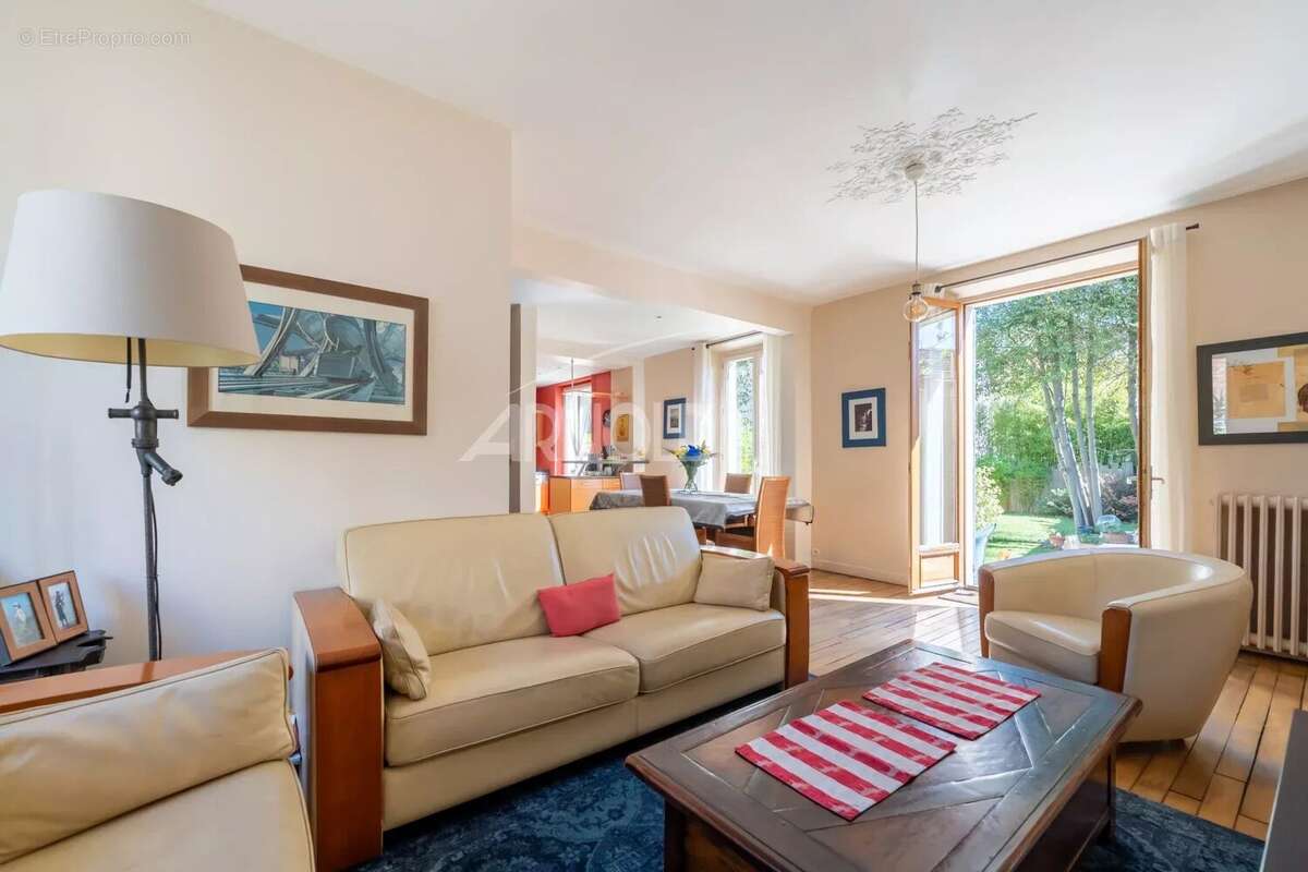 Maison à GENNEVILLIERS