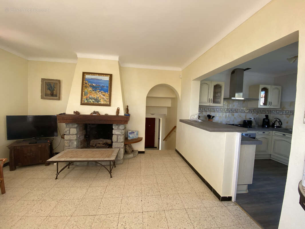 Maison à LES ISSAMBRES