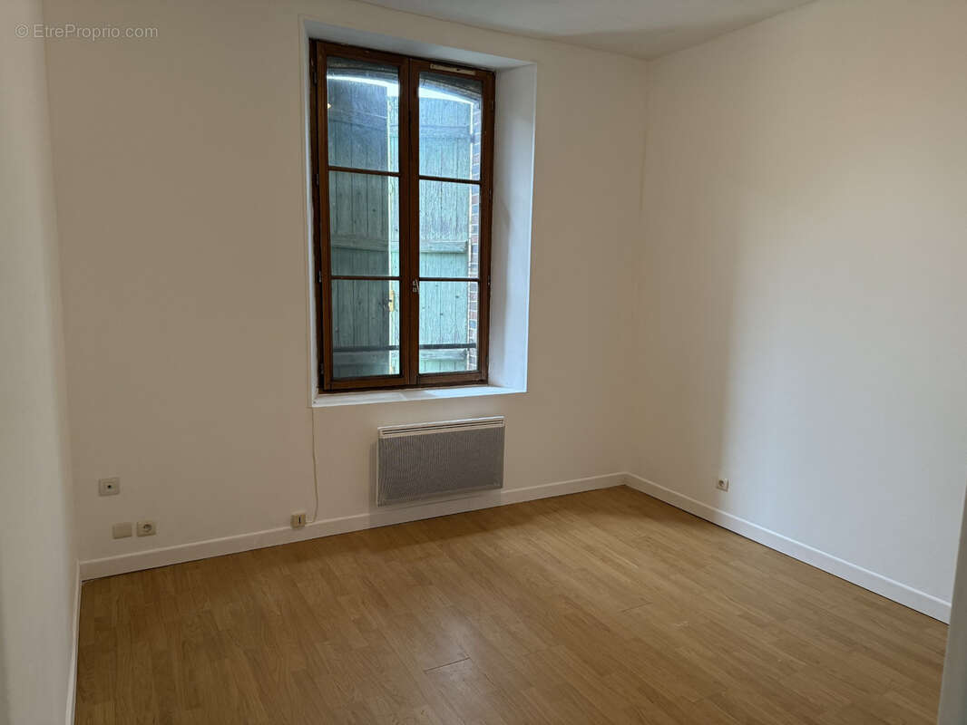 Appartement à BRIENON-SUR-ARMANCON