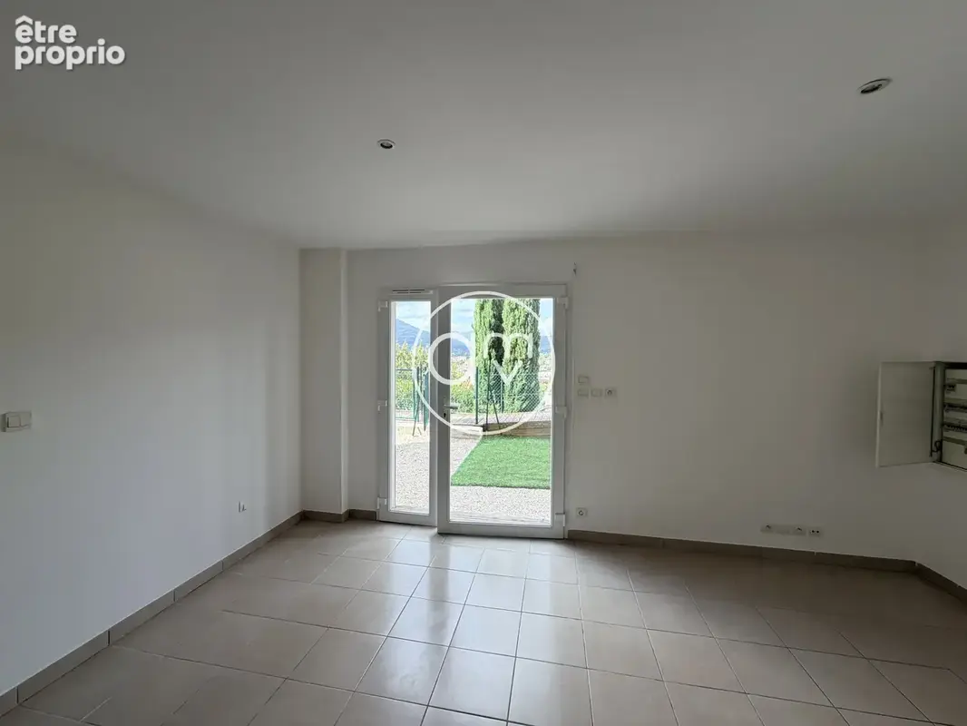 Appartement T2 avec vue - rez de jardin - parking - photo 5