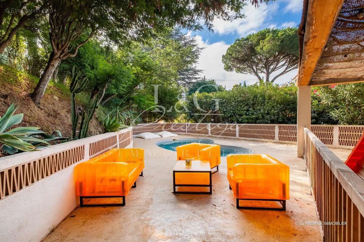 Maison à MANDELIEU-LA-NAPOULE