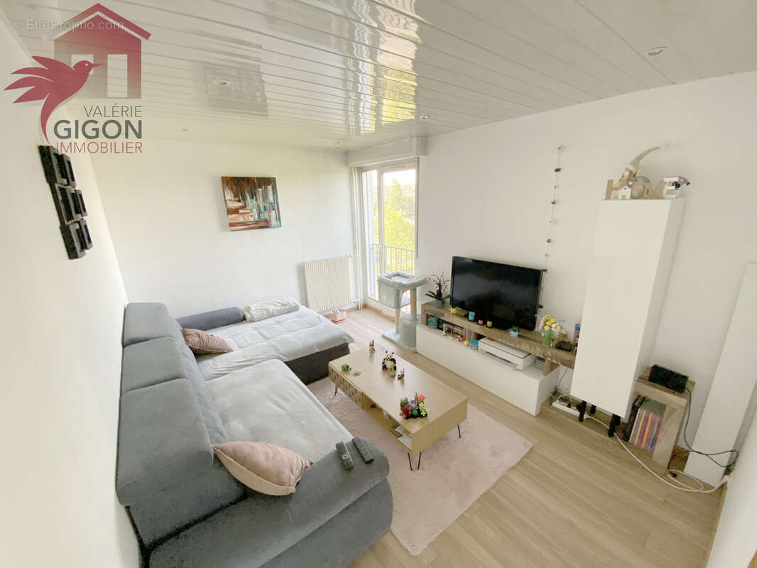Appartement à GRAND-CHARMONT