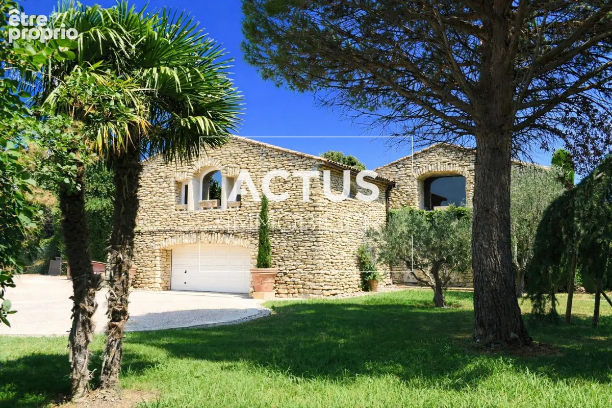 Maison 434 m² à Senas  - photo 3