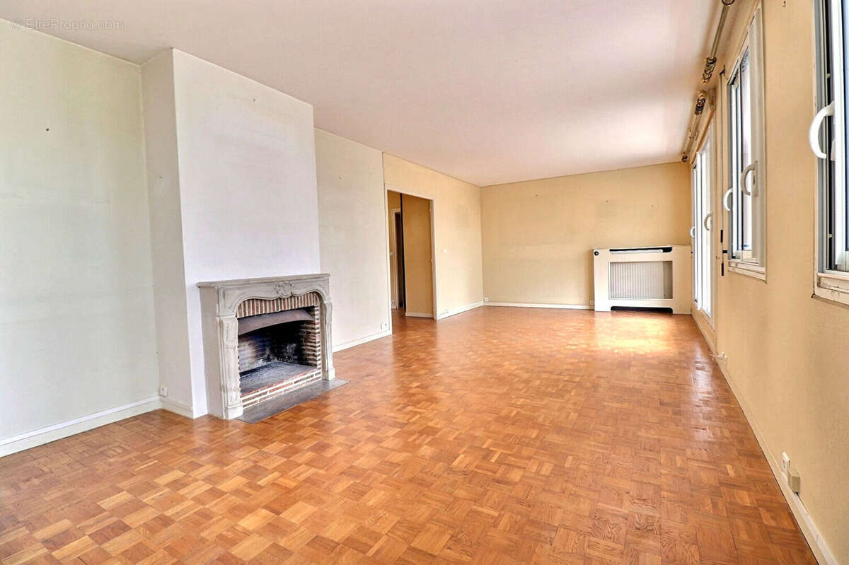 Appartement à MAREIL-MARLY