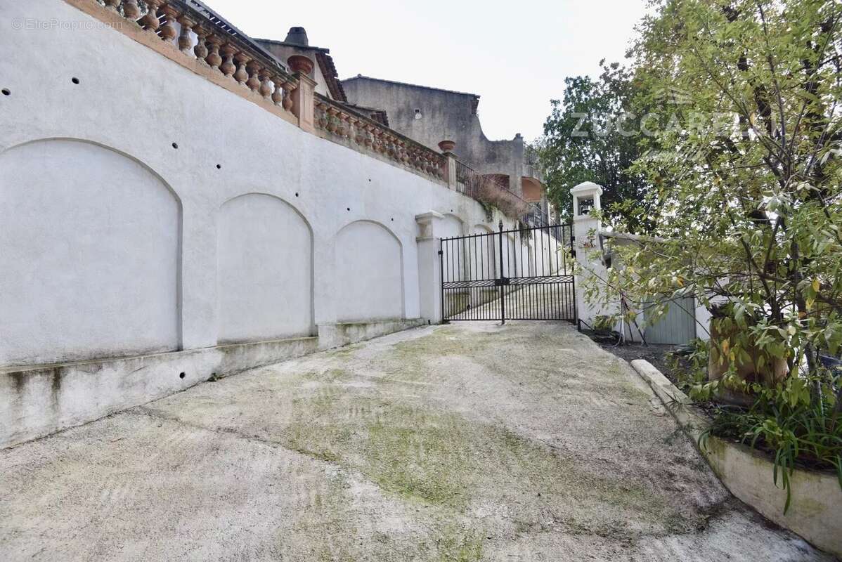 Maison à COLOMARS