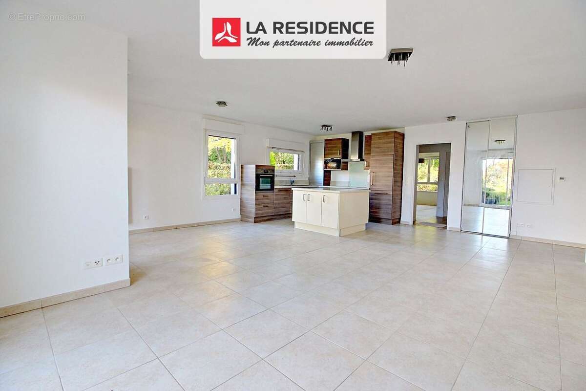 Appartement 82 m² à Mont-Saint-Aignan  - photo 4