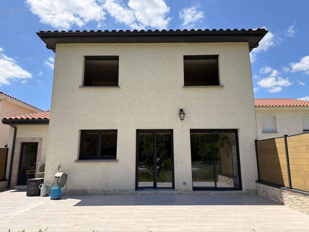 Belle maison familiale T6 de 119 m2 avec jardin de 980 m2 à La Verpillière - photo 15