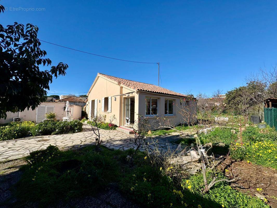 Maison à LE CANNET