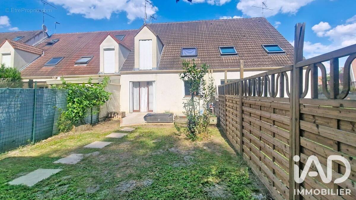 Photo 1 - Maison à LE MEE-SUR-SEINE