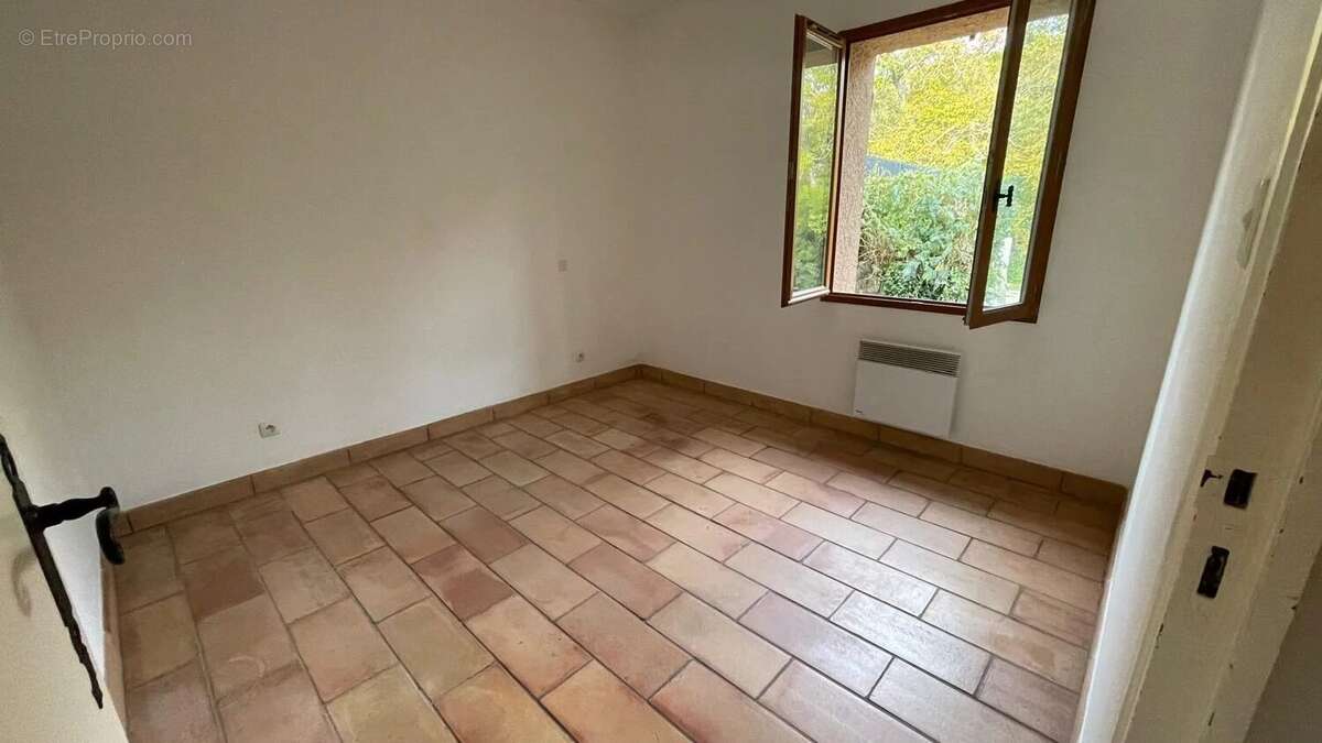 Maison à TOURRETTES