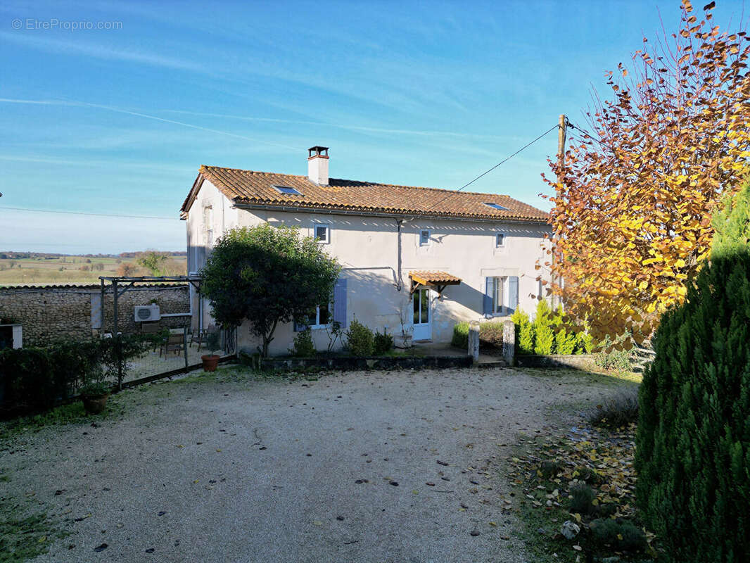 Maison à SAINT-PRIVAT-DES-PRES