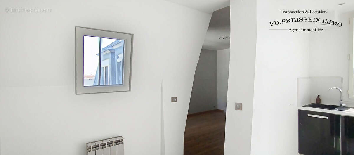 Dégagement vers le séjour - Appartement à PARIS-14E
