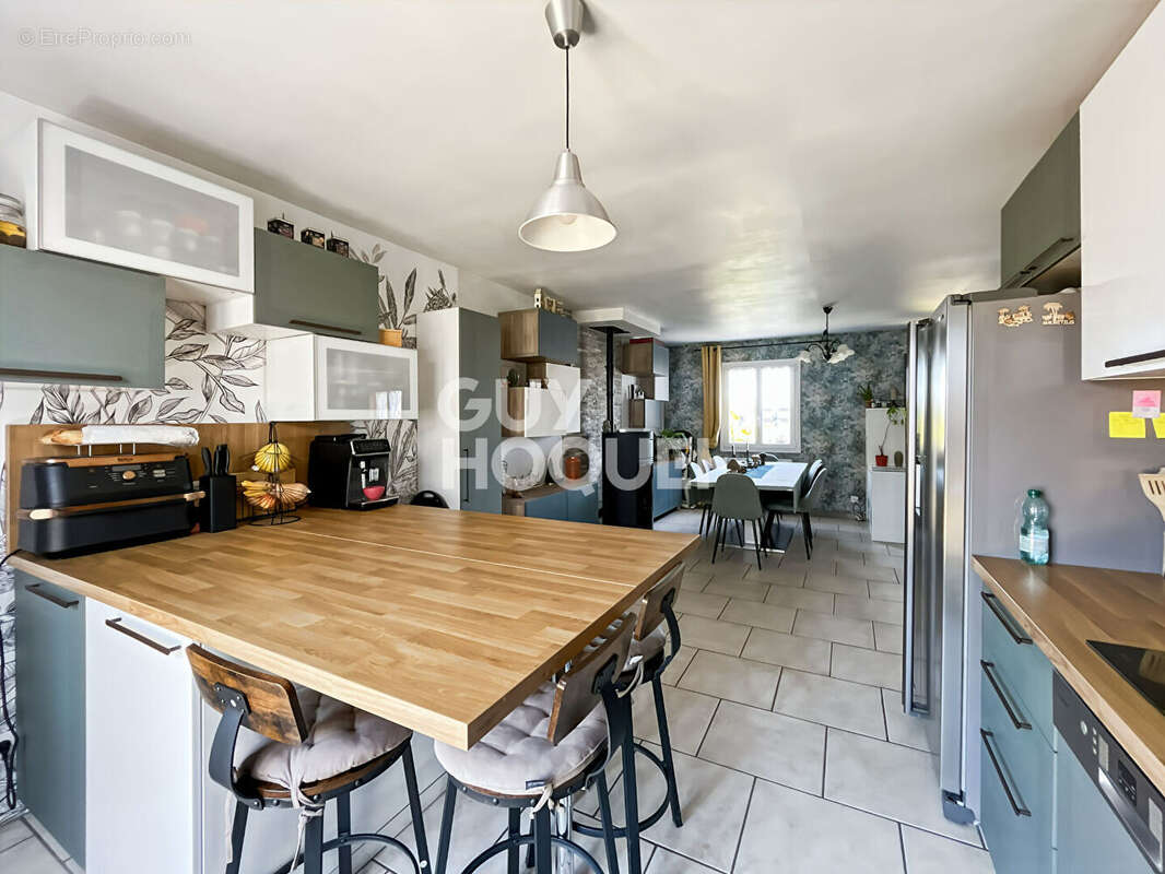 Maison à FONTENAY-TRESIGNY