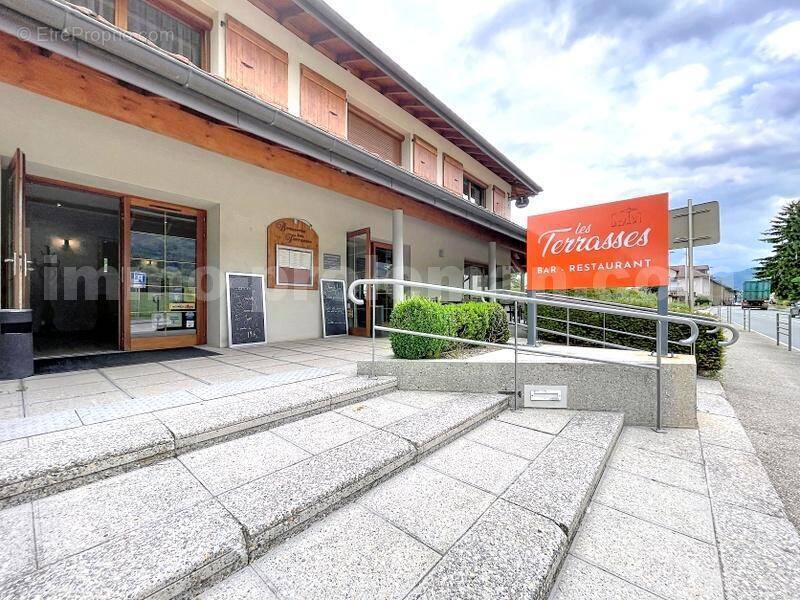 fond_commerce_brenthonne_brasserie_les_terrasses__restaurant_opportunité_suisse_genève_chamonix_annecy_mont-blanc_frontière_genève_rendement_cuisine_traditionnelle_française_appartement - Commerce à BRENTHONNE