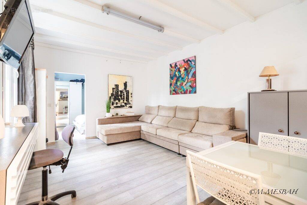 Appartement à LES LILAS