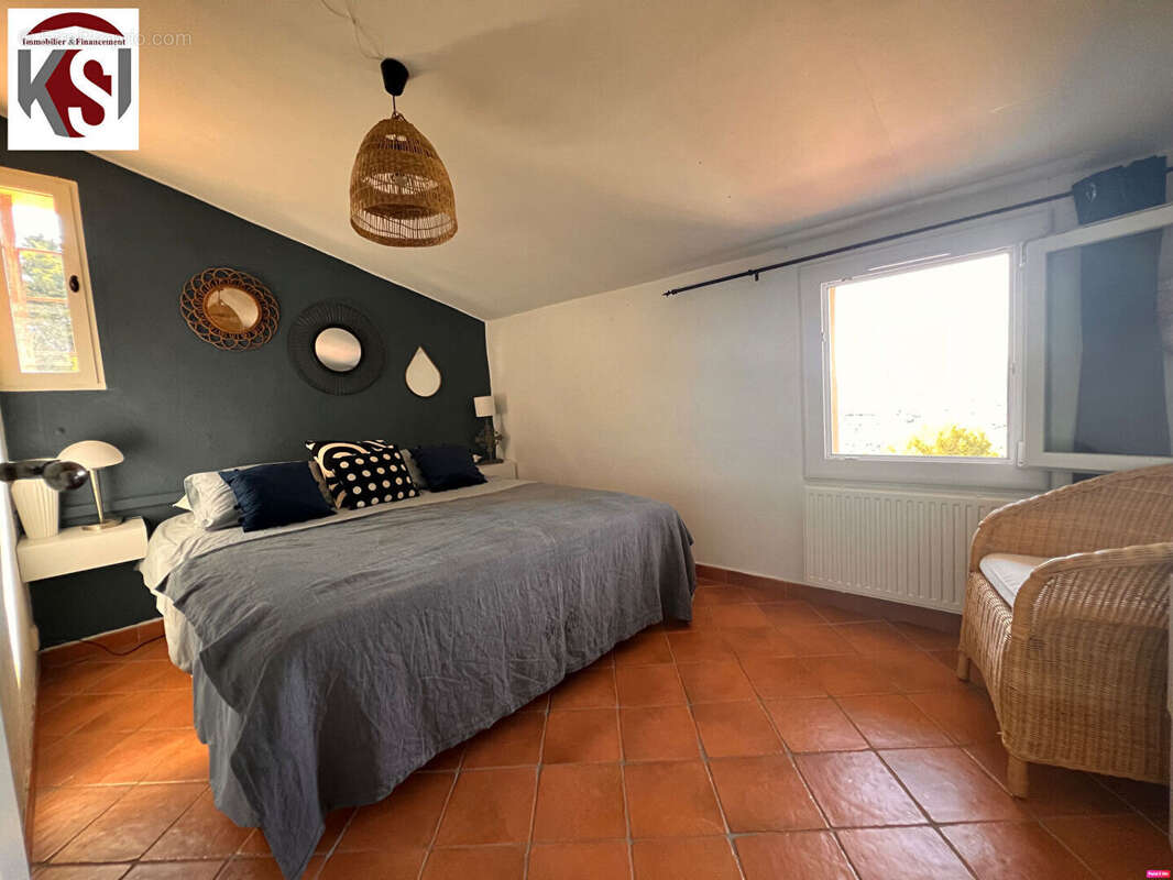 Maison à SEILLONS-SOURCE-D'ARGENS
