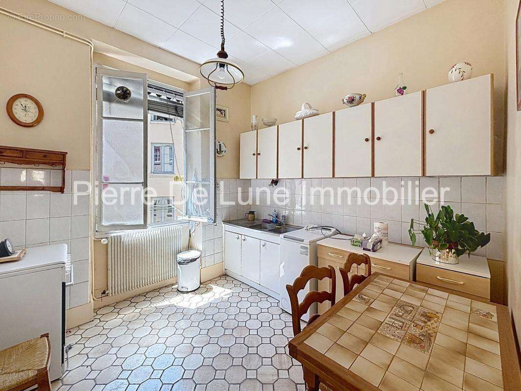 Lyon 1er – martinière  grand t2 de  69 m² – - photo 7