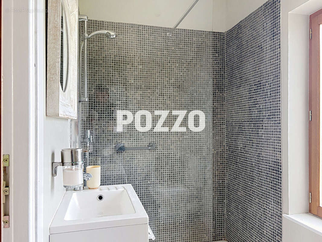 Maison à MONTJOIE-SAINT-MARTIN