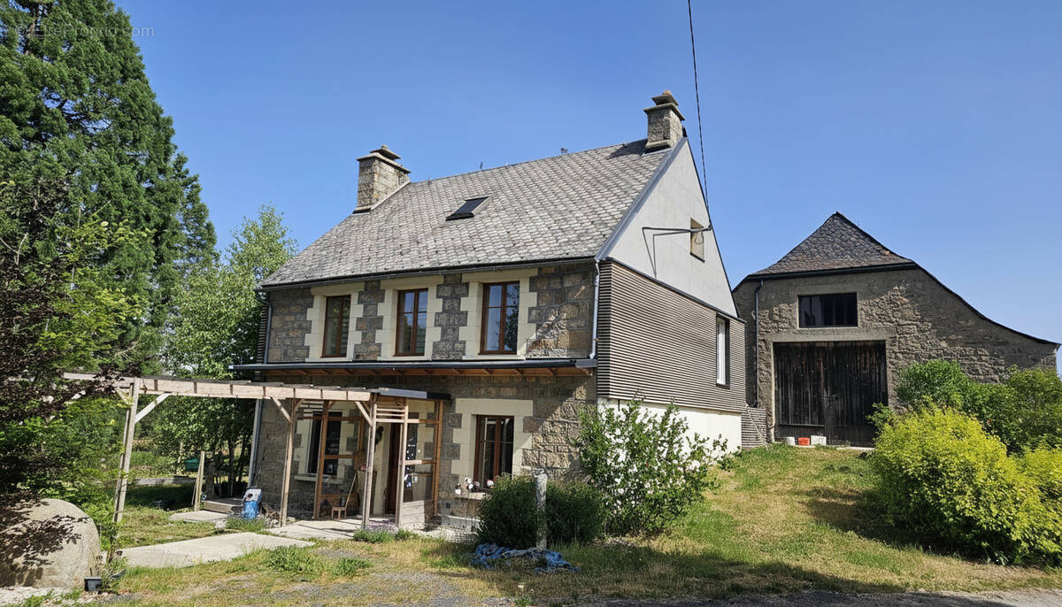 Maison à AUMONT-AUBRAC