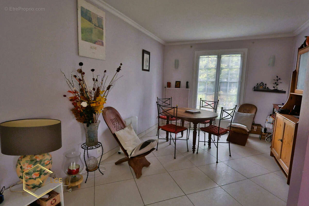 Maison à SAINTRY-SUR-SEINE