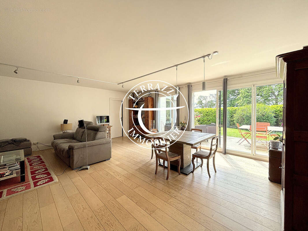 Appartement à LA CELLE-SAINT-CLOUD