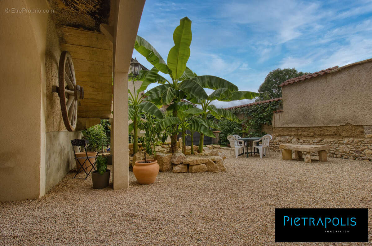 Maison 7 pièces 177 m² à vendre à Lancie (69220) - photo 3
