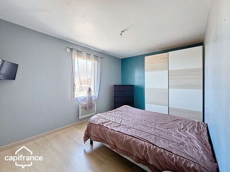 Maison de plain-pied 121 m² – 3 chambres – 3 garages (87m²) – terrain clos 1 454 m² – Boussais (79) proche Airvault - photo 8