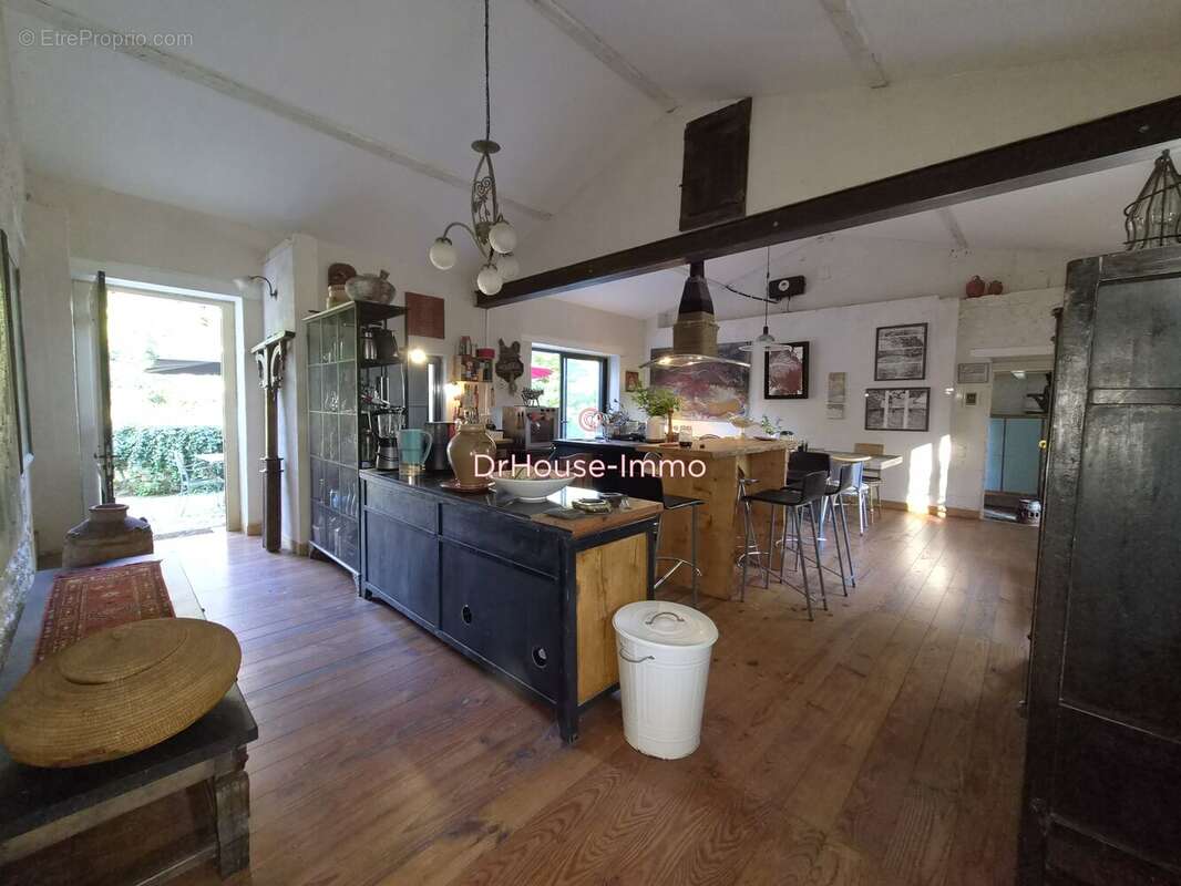 Maison 255 m² à Haux  - photo 7
