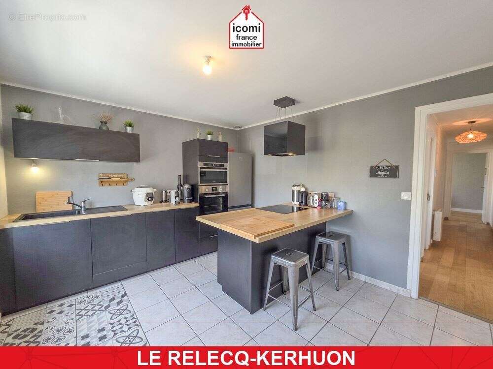 Maison à LE RELECQ-KERHUON