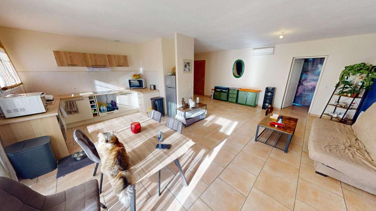 Maison à LE MUY