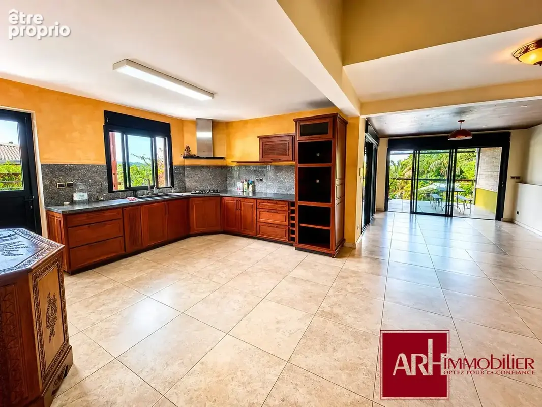 Maison 4 pièces 220 m² à vendre à Entre-Deux (97414) - photo 8