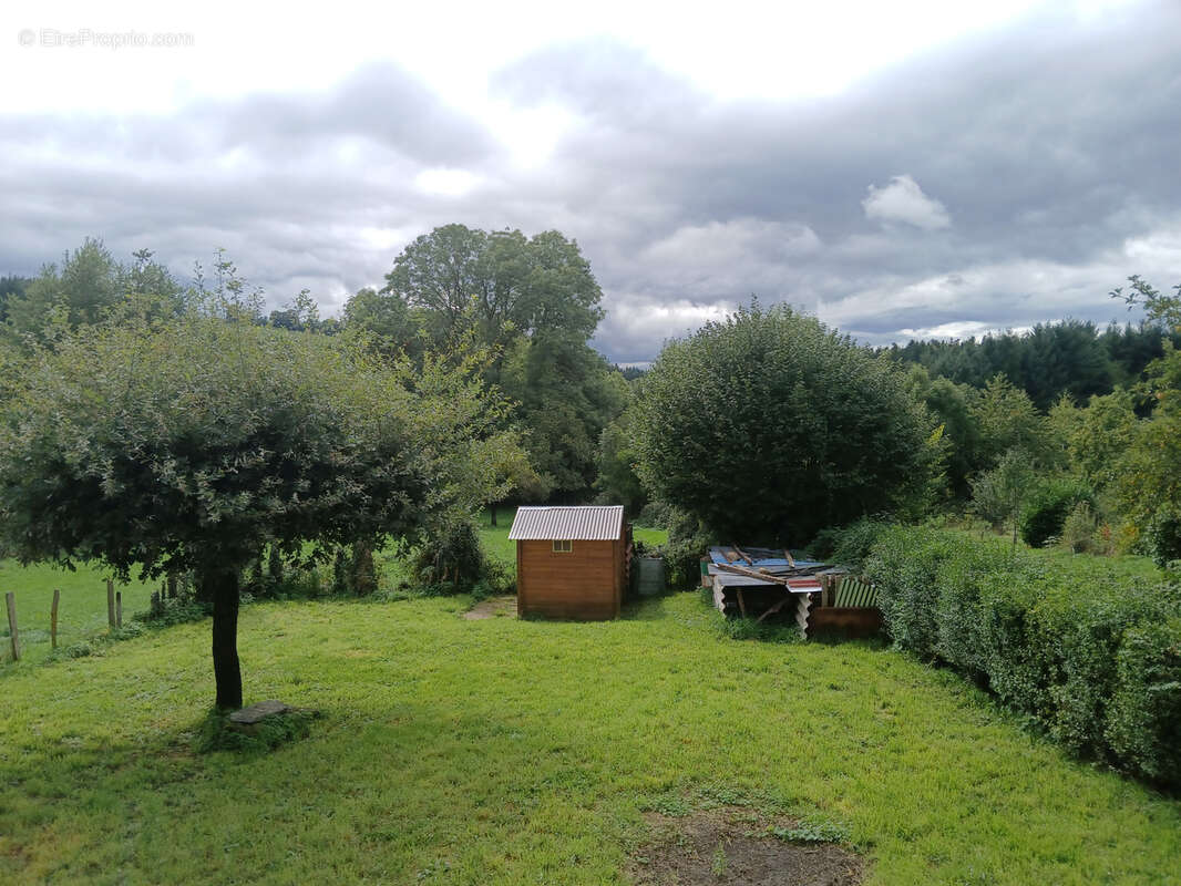 Maison à AUGEROLLES