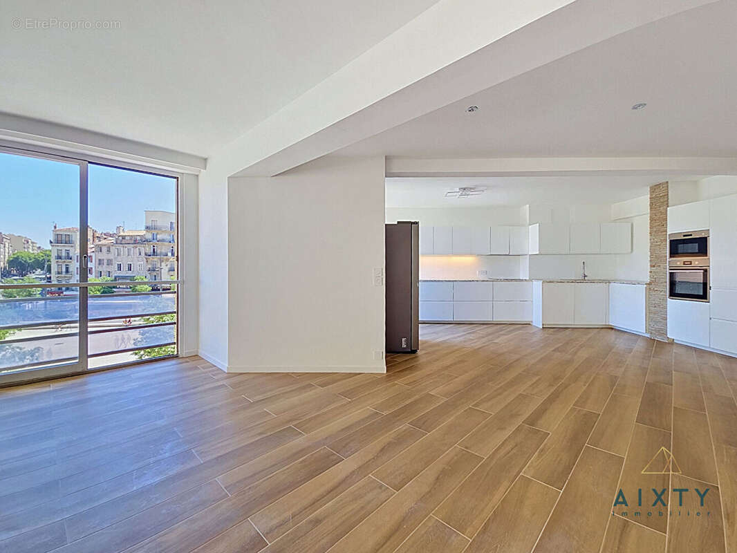 Appartement à MARSEILLE-6E