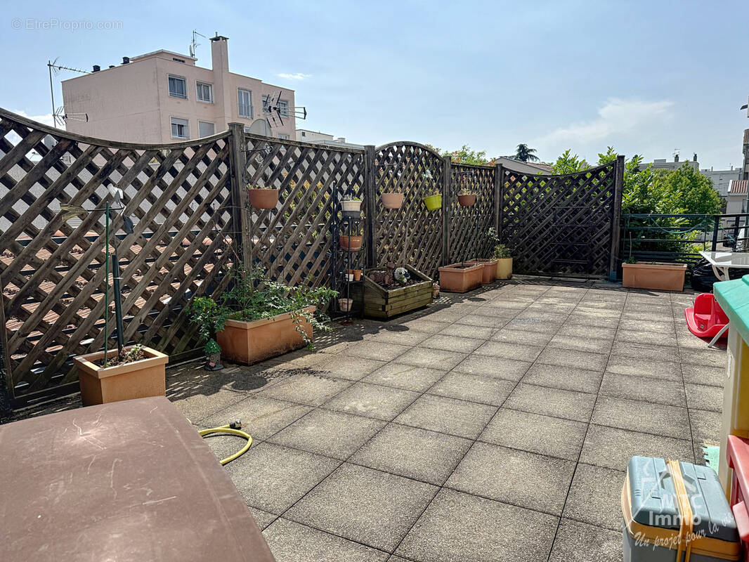 Appartement à VAULX-EN-VELIN